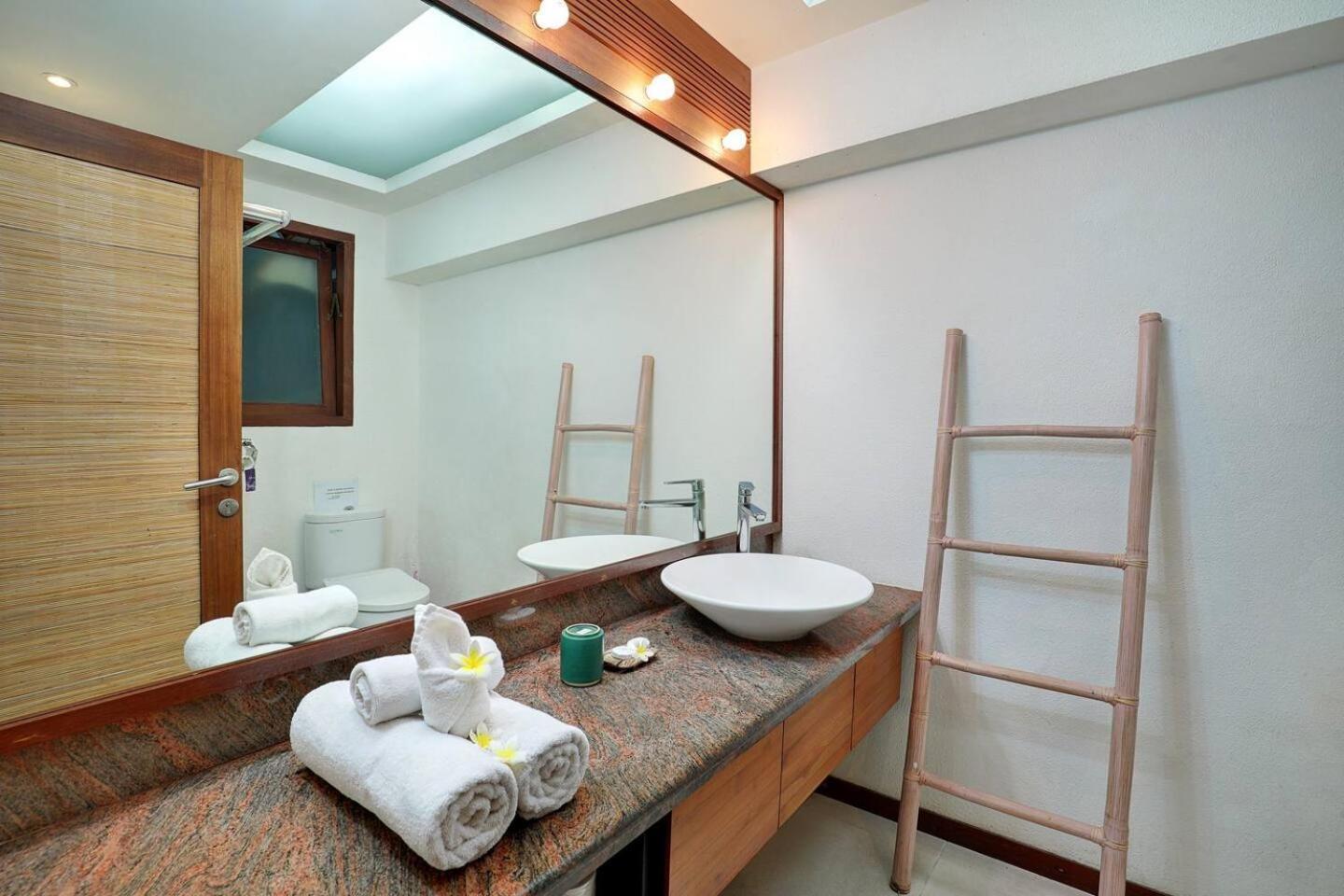 Super Value 4 Bedroom, Walk To Bintang Supermarket Seminyak Eksteriør billede