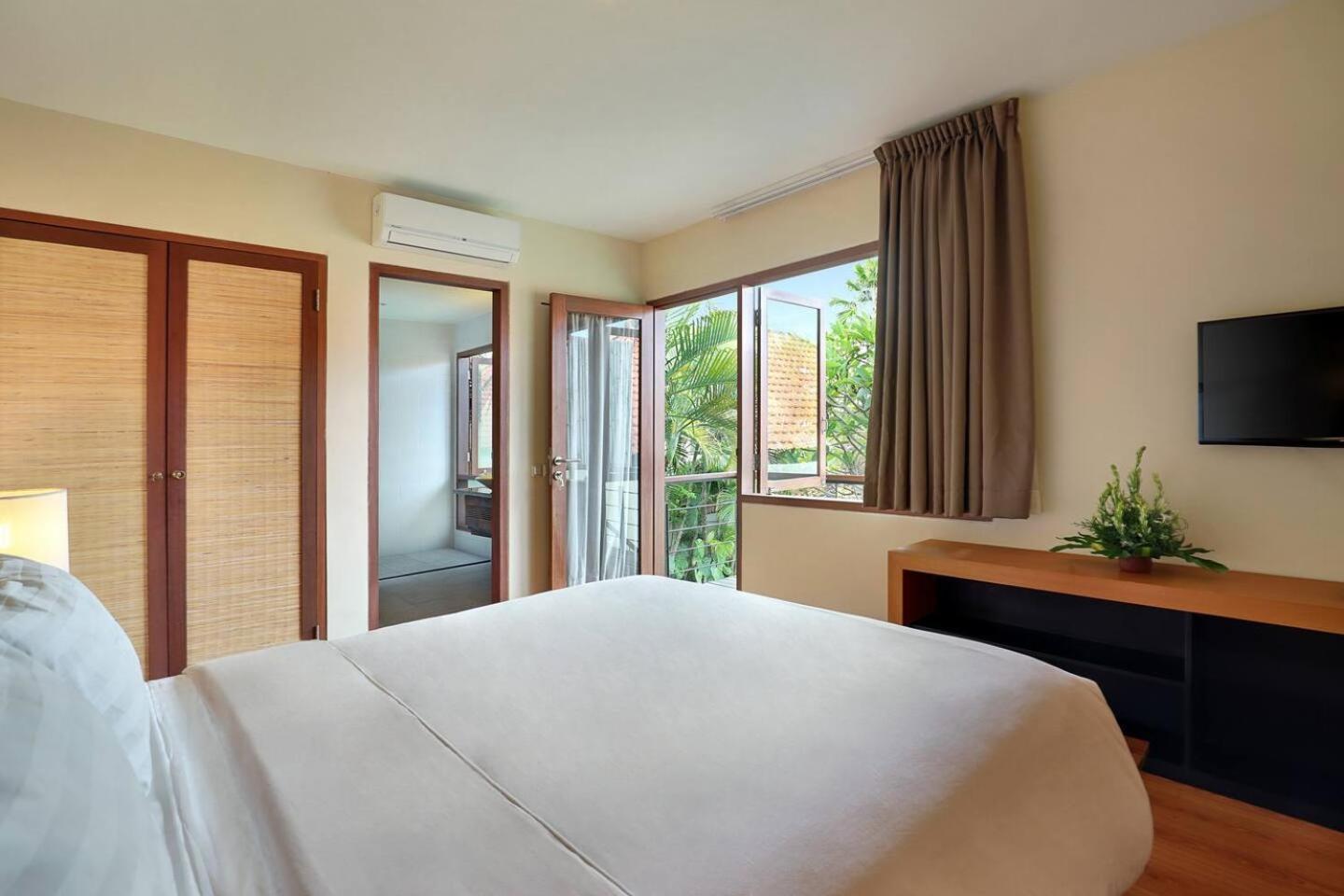 Super Value 4 Bedroom, Walk To Bintang Supermarket Seminyak Eksteriør billede