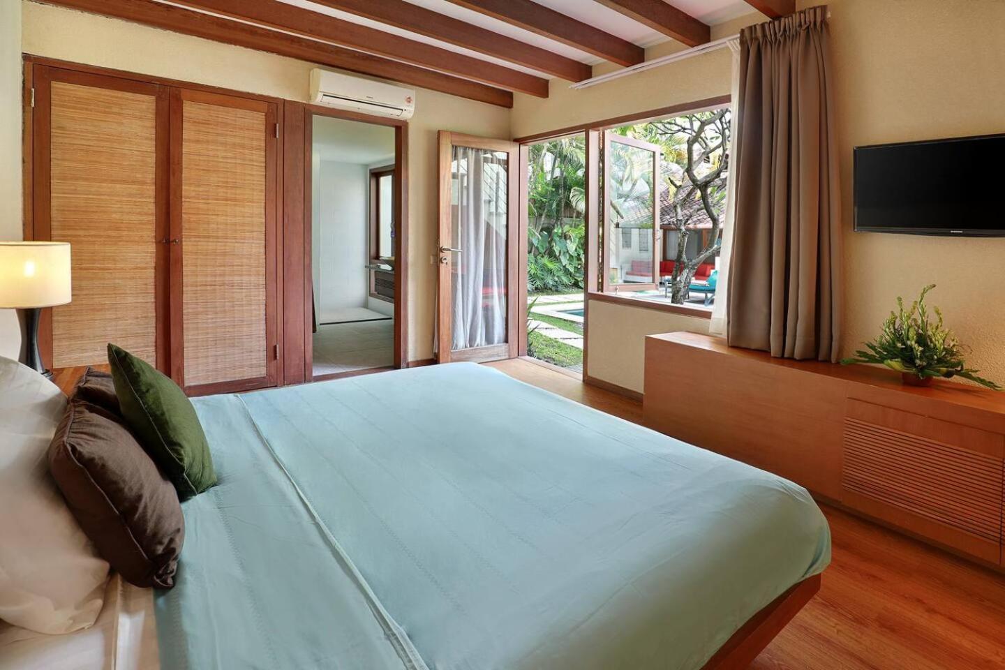 Super Value 4 Bedroom, Walk To Bintang Supermarket Seminyak Eksteriør billede