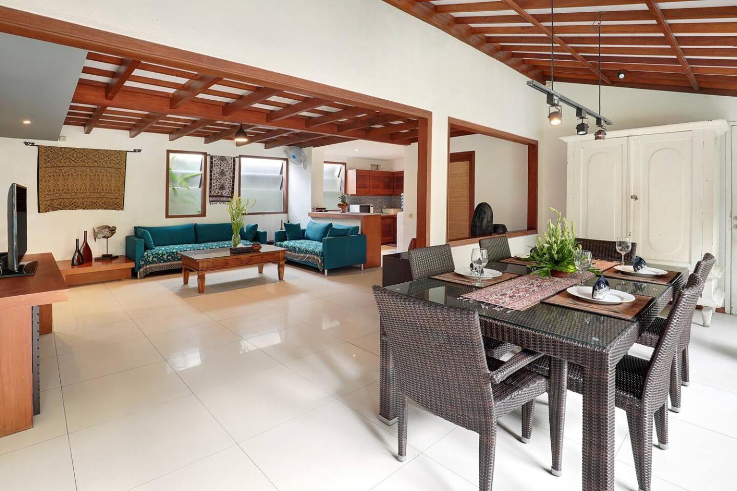 Super Value 4 Bedroom, Walk To Bintang Supermarket Seminyak Eksteriør billede